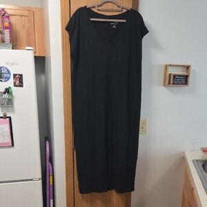 Universal Thread Black Midi T-Shirt Dress